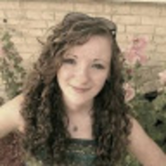 Meet your Posher, Sarah - Picture 1 of 1